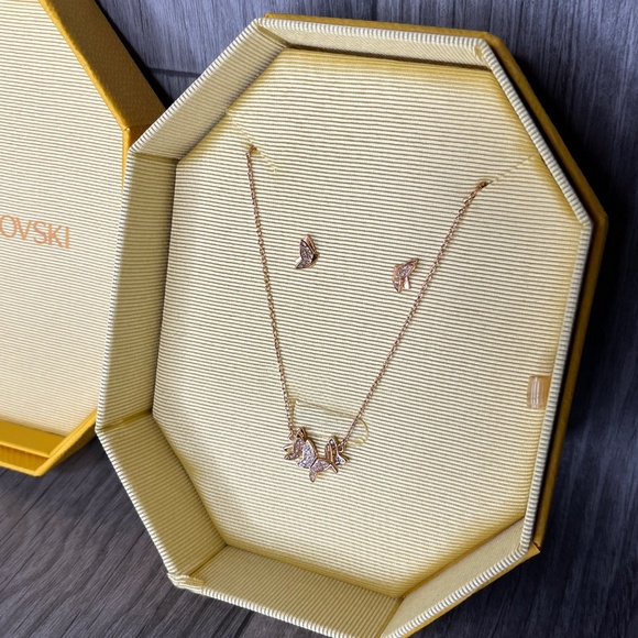 Glinda butterfly Swarovski rose gold plated necklace and earring set wicked - Picture 11 of 13
